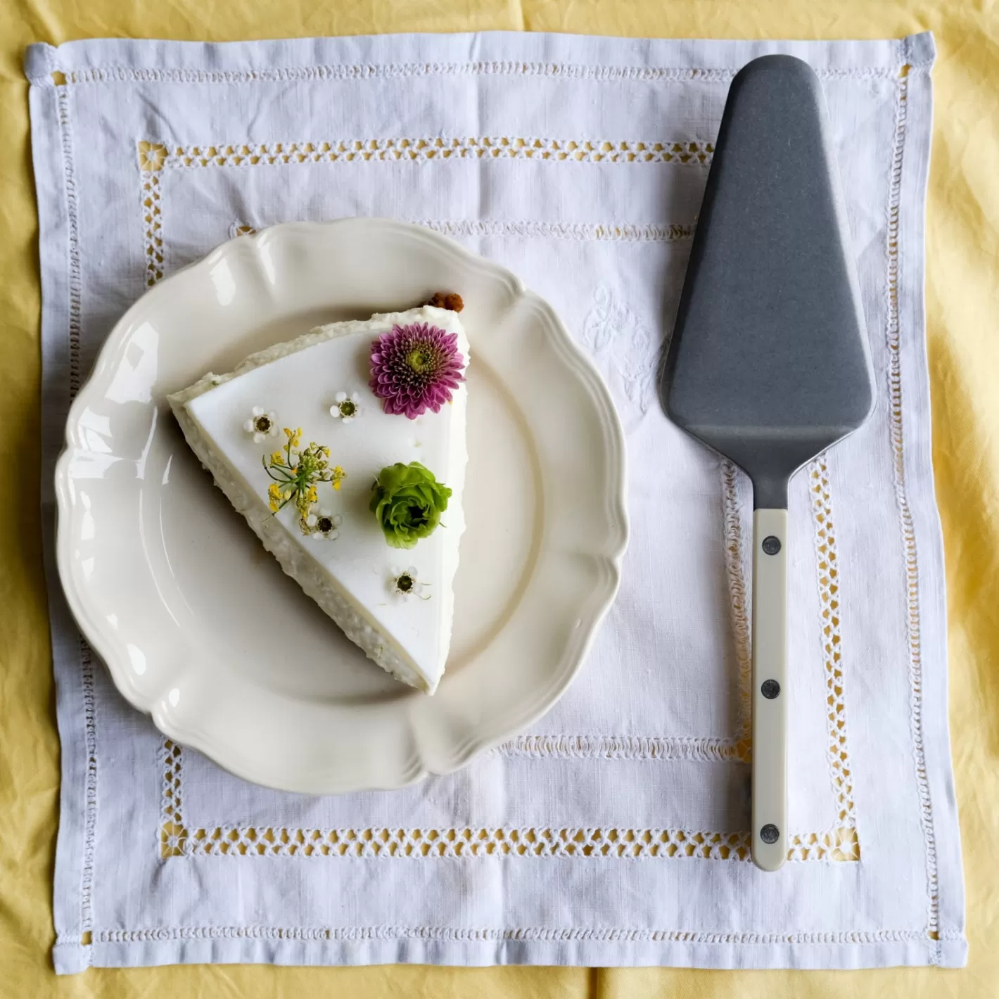 Sabre Paris Tart Server>Bistrot Vintage Solid, Ivory