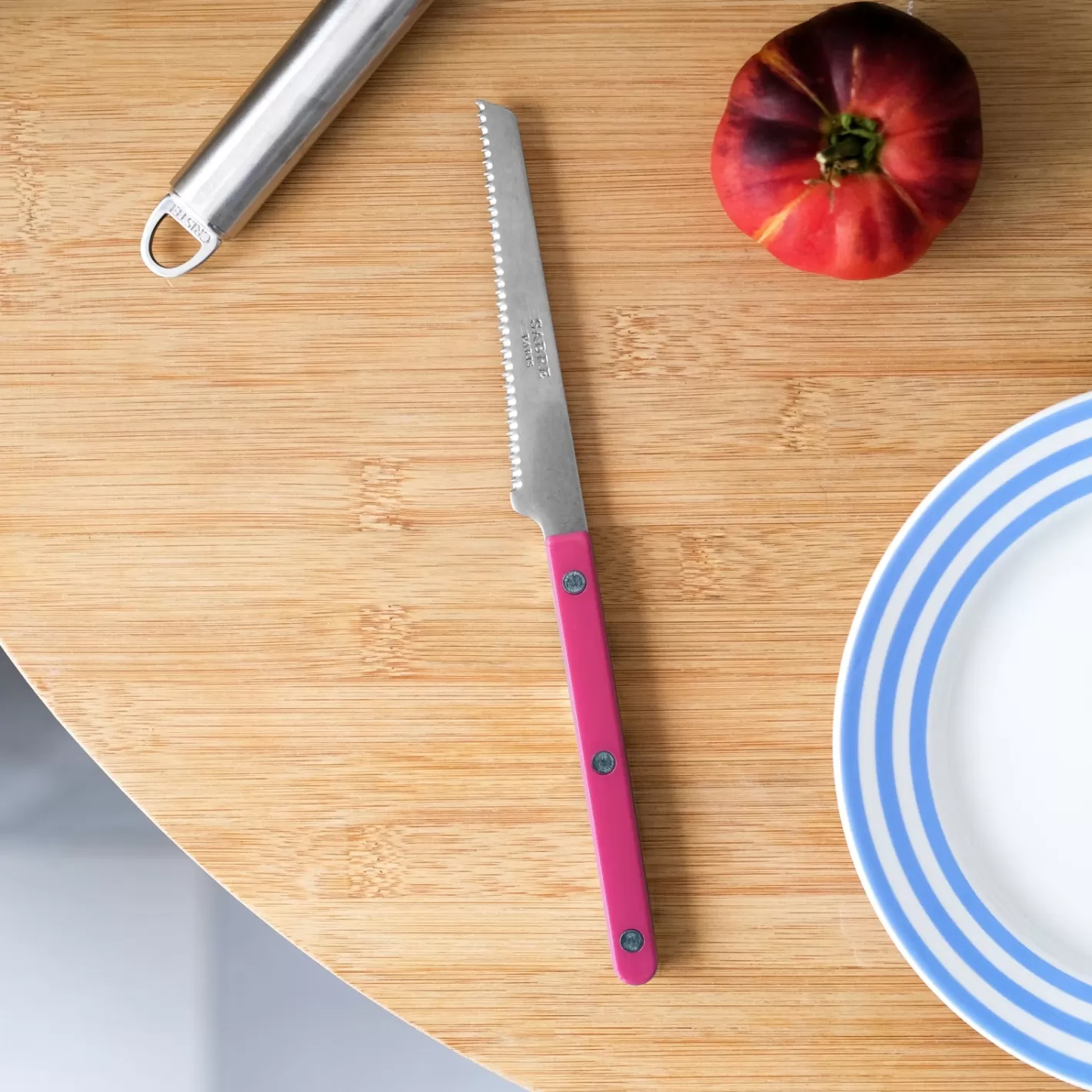 Sabre Paris Tomato Knife>Bistrot Vintage Solid, Raspberry